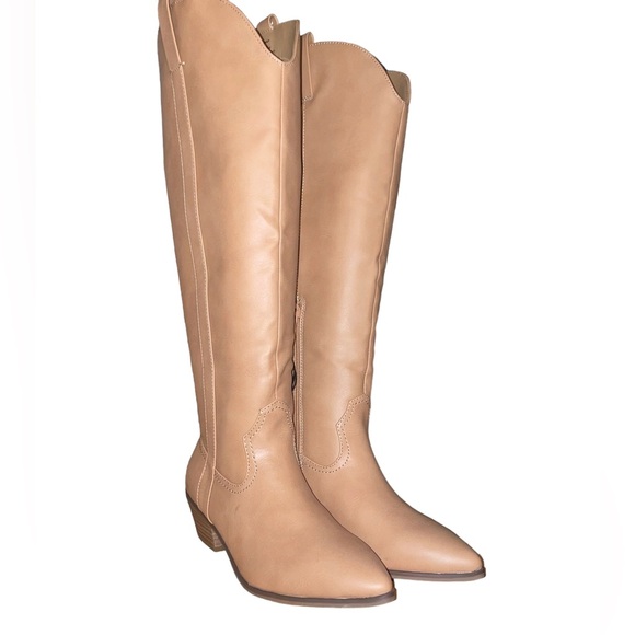 Universal Thread Shoes - UNIVERSAL THREAD Tall Western Low heel Boots - NWT